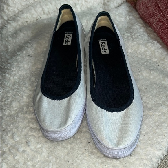 Keds White and Black Canvas Flats with Rubber Soles - Picture 1 of 7